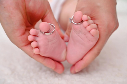 宝鸡宝宝脸上长黑点 宝鸡宝宝脸上长黑点